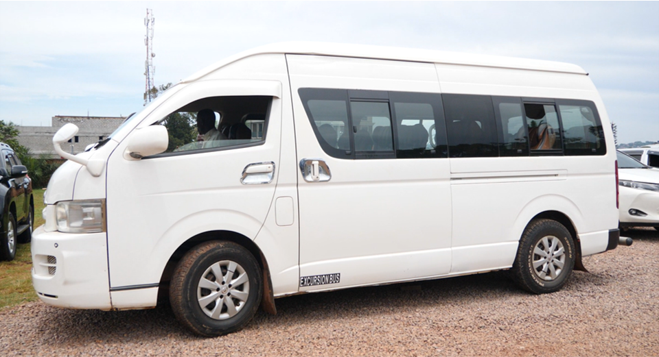Toyota Hiace image 2